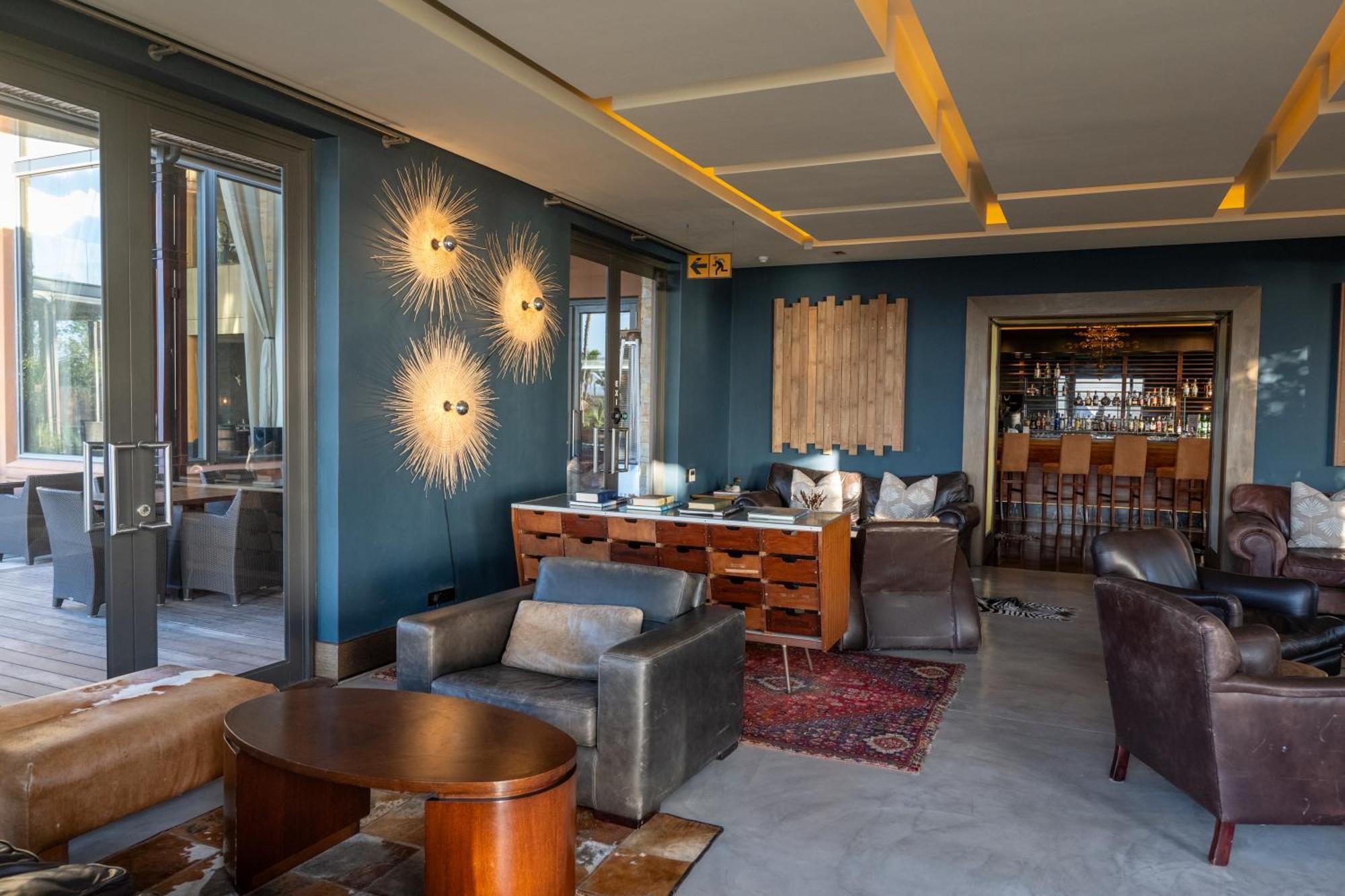 Pezula Nature Retreat Knysna Exterior photo The lounge at the airport