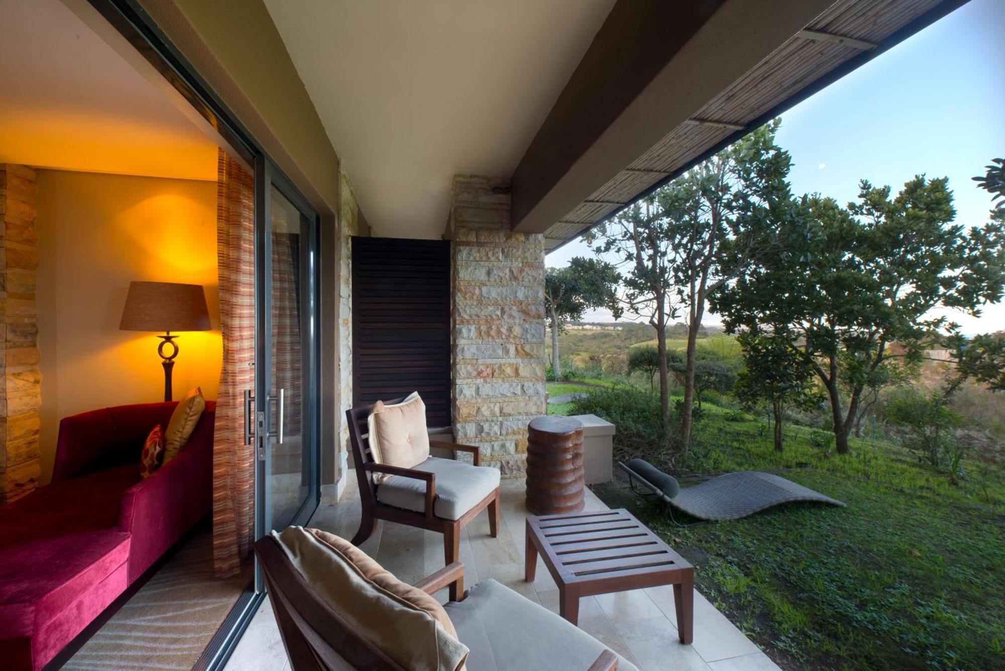 Pezula Nature Retreat Knysna Room photo A balcony at the hotel