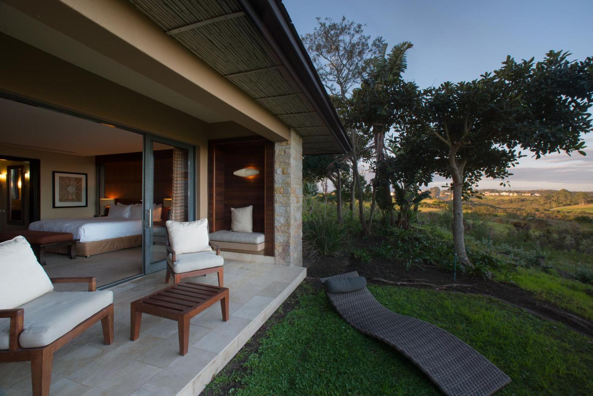 Pezula Nature Retreat Knysna Room photo A guest room at the Four Seasons Resort
